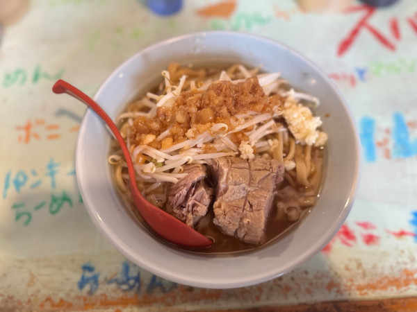 「ラーメン小(200g)野菜少なめにんにく少なめ 830円」@ラーメン豚好 野上町店の写真