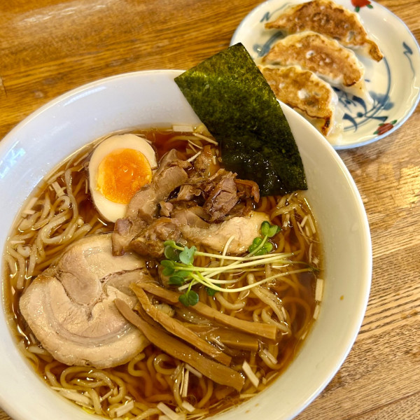 「【朝限定】生姜醤油（中盛）＋餃子３コ」@らーめん一芯の写真