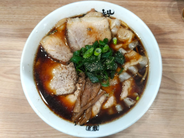 「中華そば 並 900円　早寿司 150円」@麺屋 丈六の写真