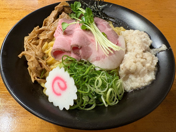 「油そば➕背脂」@油そば専門店 GACHIの写真