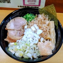 煮干豚骨中＋長ネギ､鰹節､辛マヨ