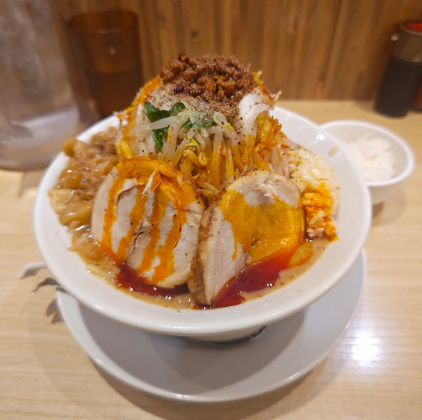 「一七五郎（辛2痺2_全マシ）+半ライス」@175°DENO担担麺 TOKYOの写真