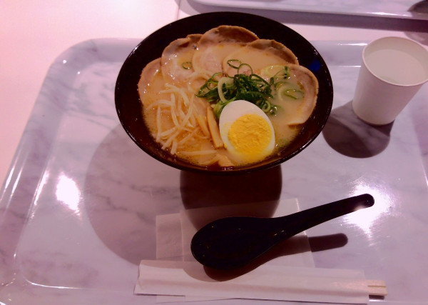 「特盛チャーシュー豚骨ラーメン」@FOOD COURT/美食広場 ORAGEの写真