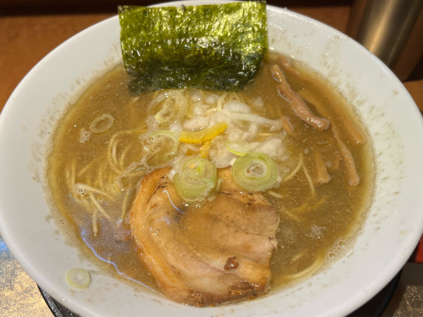 「濃厚煮干しそば」@麺屋 音の写真