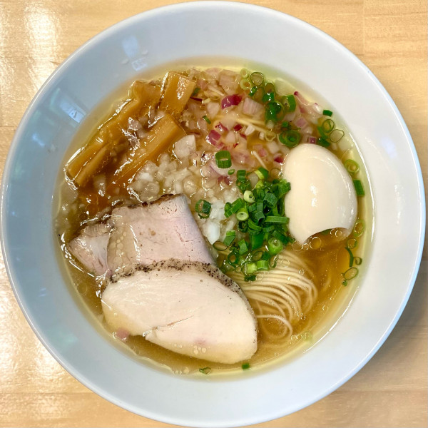 「鶏琥珀ら〜めん ¥880円（味玉サービスCP）」@らいおんの子の写真