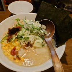 揚げにんにくらーめん