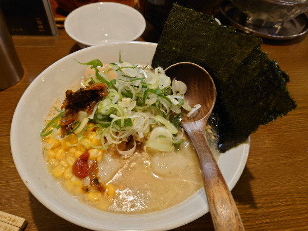 「揚げにんにくらーめん」@一指禅 上福岡店の写真