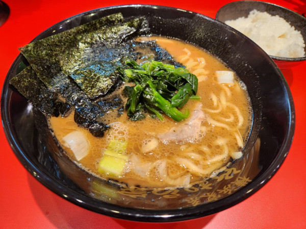 「ラーメン ライス」@横浜家系ラーメン 竹むら家の写真