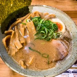 濃厚煮干し中華そば (玉ねぎ抜き、メンマ増し)