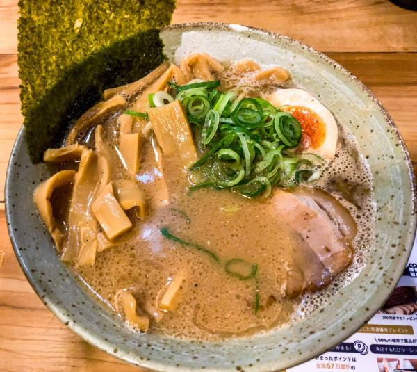 「濃厚煮干し中華そば (玉ねぎ抜き、メンマ増し)」@清勝丸 相模大野店の写真