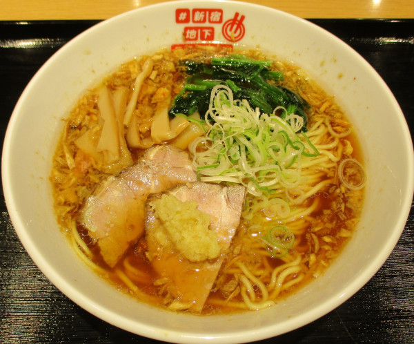 「＜NARUMEN>醤油ラーメン　1100円」@#新宿地下ラーメンの写真
