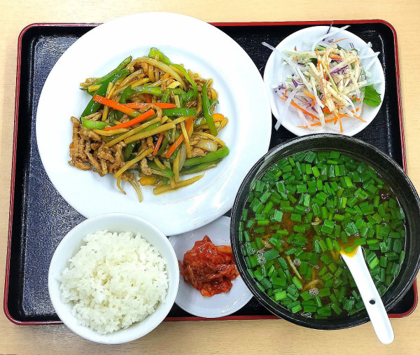 「青椒肉絲ランチ(担仔麺) 850円」@台湾料理 楠の写真