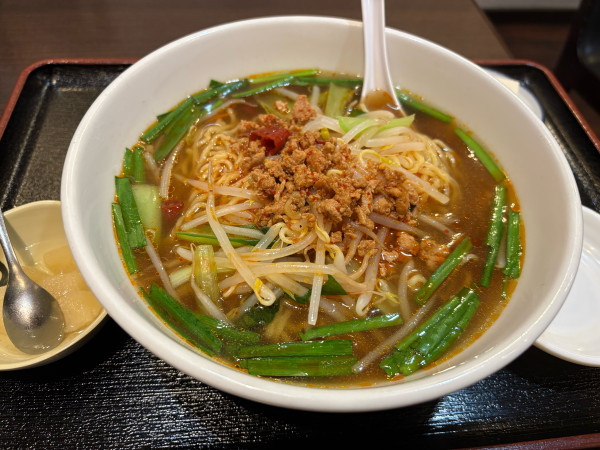 「餃子（５個）＋台湾麺（980円）」@中国家庭料理 老舗の写真