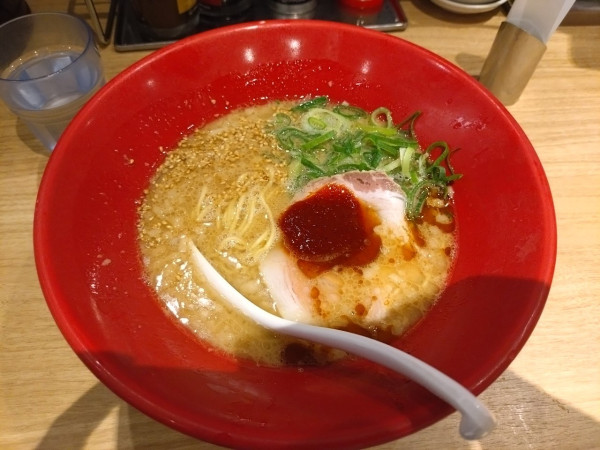 「赤丸シンプル890円」@一風堂 横浜ポルタ店の写真