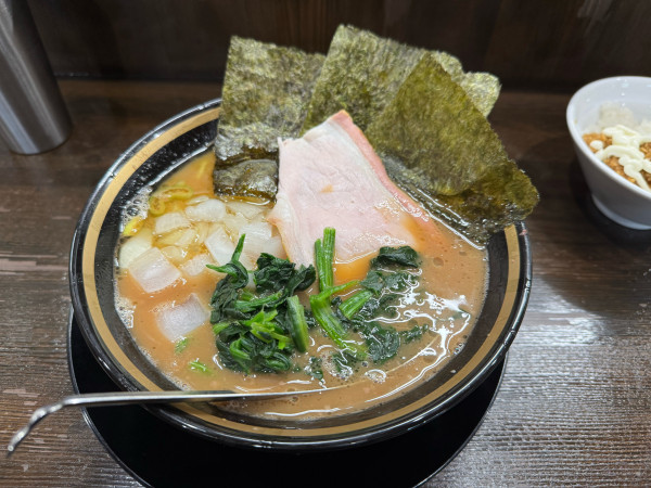 「ラーメン並(硬め)」@家系ラーメン ゆくる家の写真