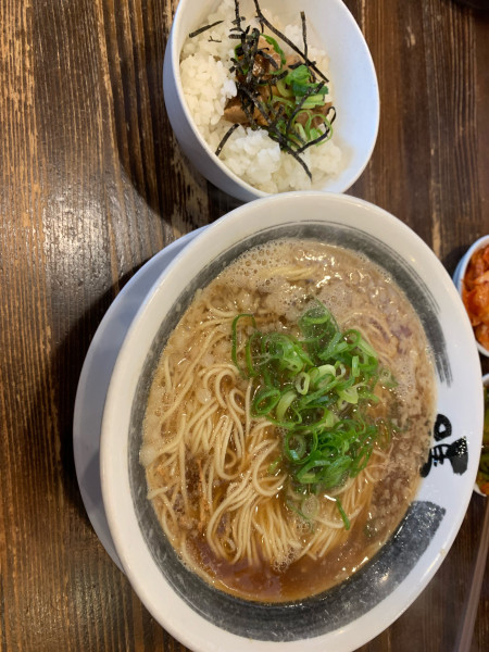 「ランチ　醤油ラーメンと豚めし　750円」@新・和歌山らーめん ばり嗎 福山駅家店の写真