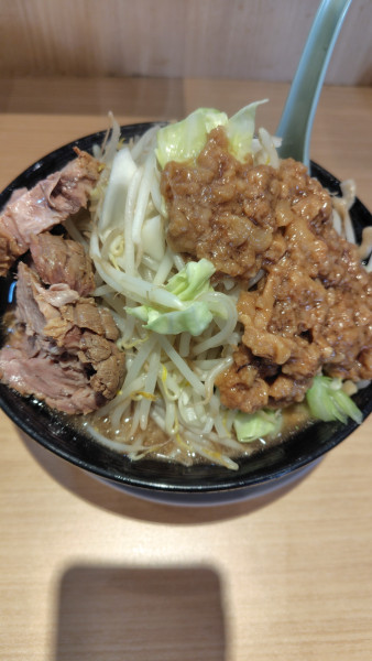 「小ラーメン1050円、ヤサイアブラ」@ラーメン富士豚の写真