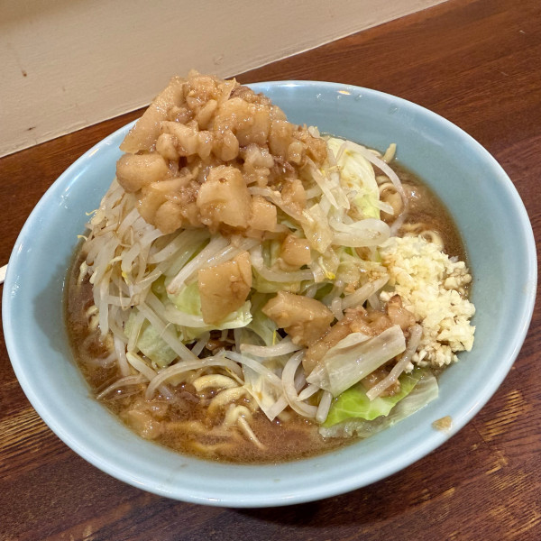 「二郎系ラーメン大『コール』 ニンニク、アブラ、濃いめ」@大ハマ研究所の写真