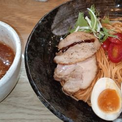 唐辛子麺の、つけ麺。