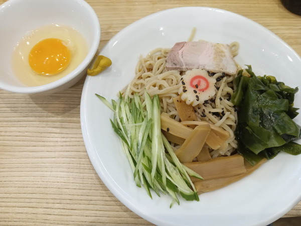 「冷し中華・麺軽め+わかめ」@らーめん 高尾の写真