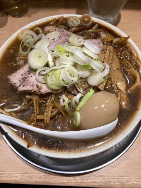 「札幌ブラック味玉入り」@札幌六坊の写真