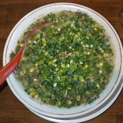 豚骨ラーメン(ﾊﾞﾘｶﾀ)+チャーシュー+ネギ+替玉2回