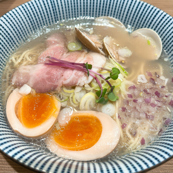 「蛤麺 味玉」@貝だし麺 きた田の写真