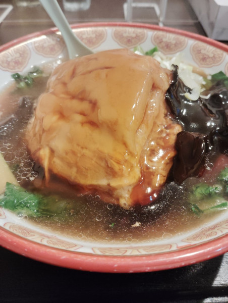 「四つ角ラーメン 2200円」@四つ角飯店の写真