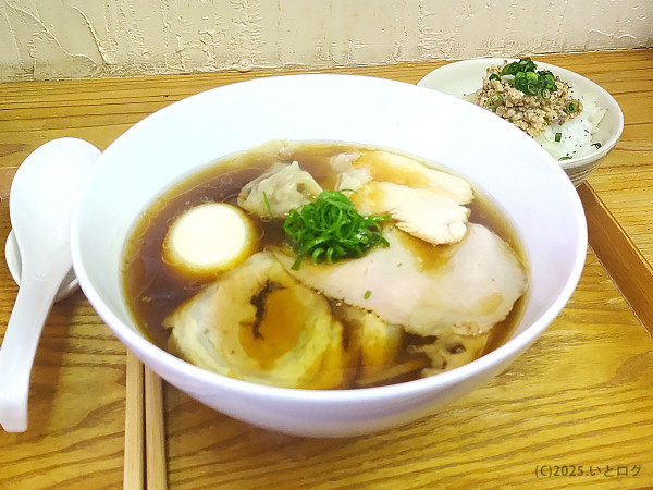 「特製地鶏醤油」@鶏と魚の写真