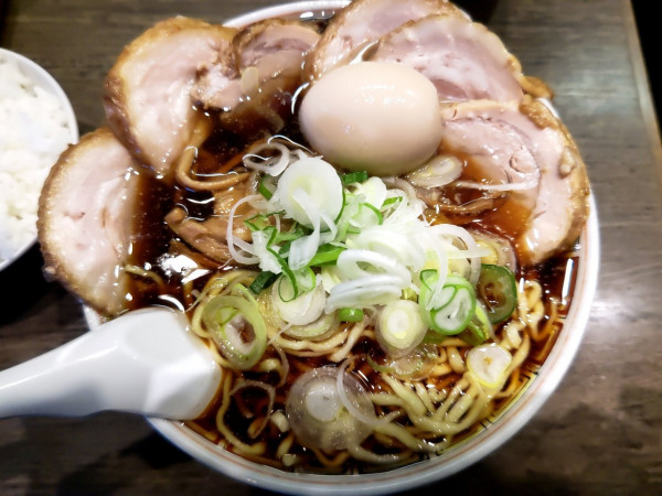 「【肉】中華そば+味玉+半ライス」@丸中華そばの写真