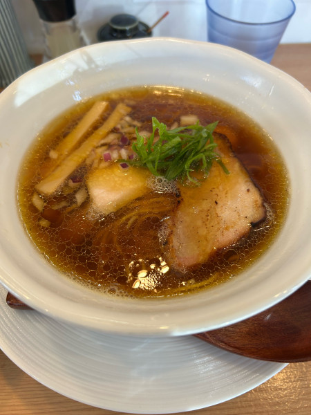 「醤油らぁ麺」@横浜淡麗らぁ麺 川上の写真