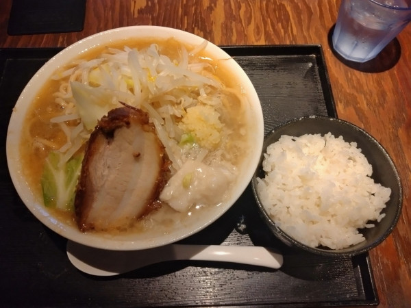 「豚そば(並)脂、ニンニク+ライス¥1000-」@麺屋大和の写真