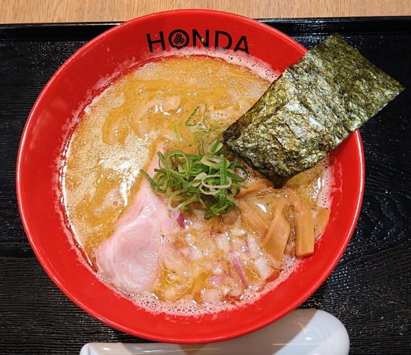 「鶏白湯煮干しらぁめん＋手揉み麺」@本田麺業 エミテラス所沢店の写真