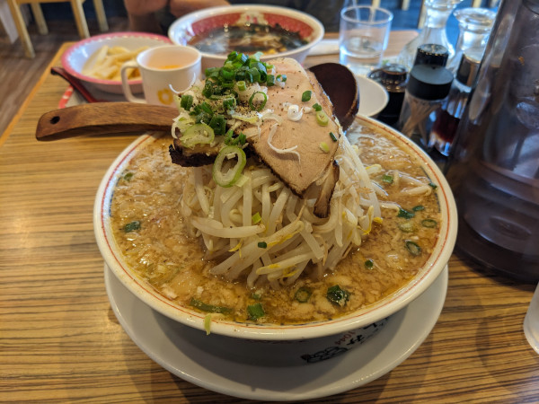 「もやしそば極み(味噌)+半チャーハン」@中華ダイニング たくみの写真