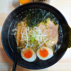 しおのすけ♀メス＋瓶ビール