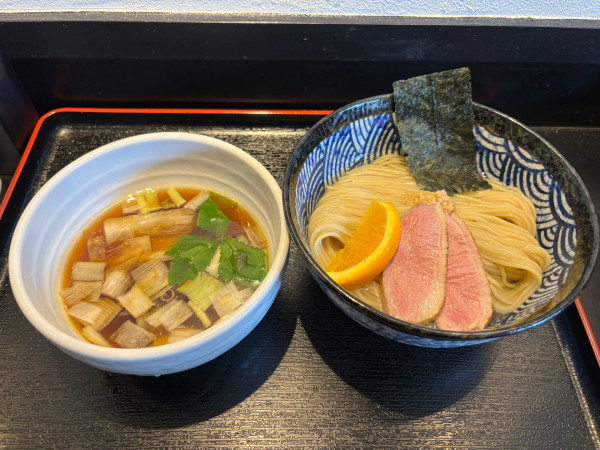 「鴨だし醤油つけ麺」@麺堂にしき 西武新宿店の写真