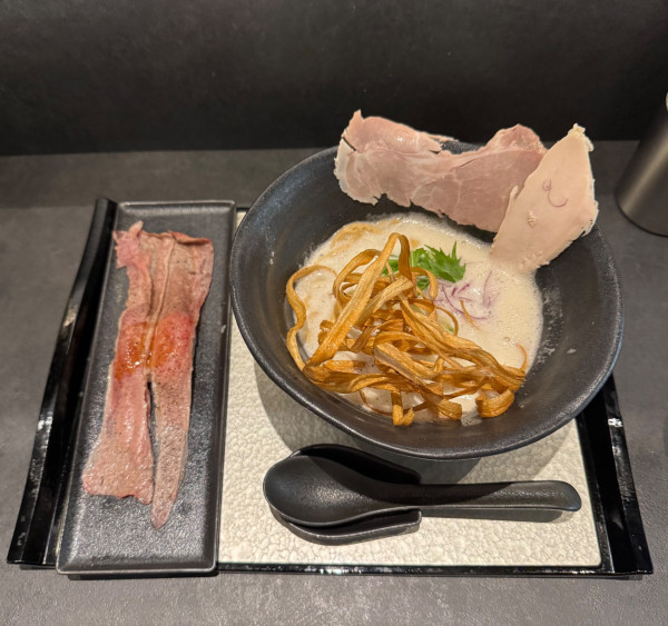 「鶏soba＋肉寿司」@鶏soba 座銀 元町店の写真