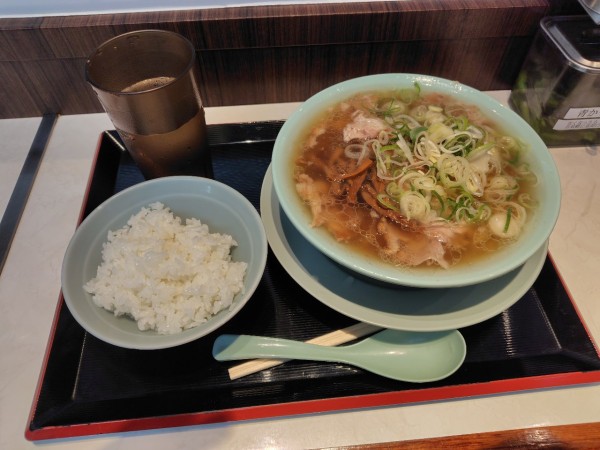 「中華そば ライス中　750」@新橋ニューともちんラーメン 川崎駅前店の写真