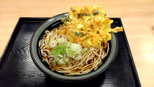 「天ぷらそば（４８０円）」@一ぷく 橋本店の写真