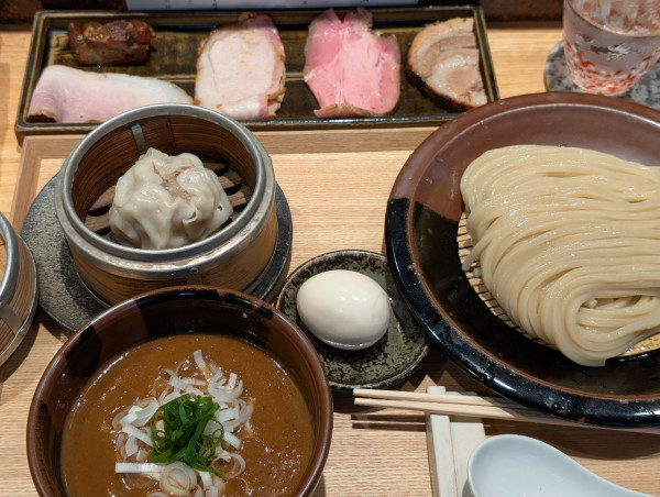 「つけ麺並特選全部乗せおかわり全粒粉あつもり」@中華蕎麦 とみ田の写真