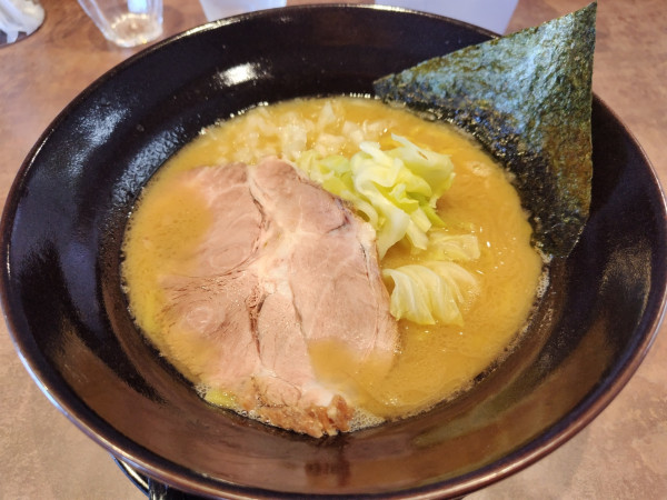 「豚骨しょうゆ」@豚骨醤油ラーメン チートデイの写真