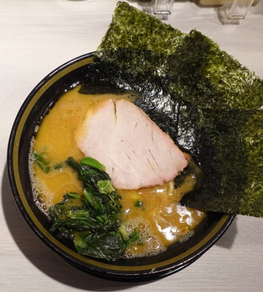 「ラーメン・並盛（960円）」@横浜家系ラーメン てつ家の写真