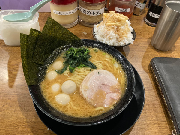 「ラーメン（並）醤油+うずら」@横浜家系ラーメン 太田商店 MAXの写真