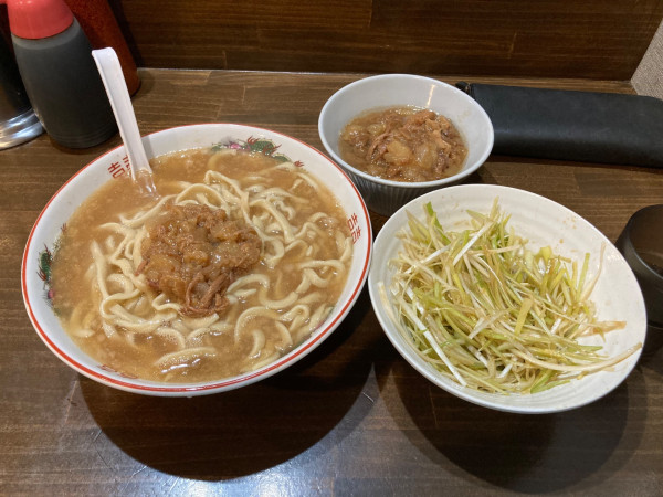 「ラーメン（豚抜き）+和えネギ×2」@男気らーめんアカギ 新田木崎店の写真