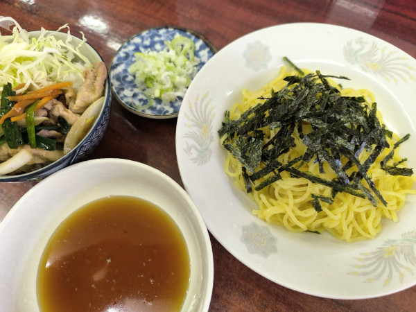 「本日の麺 ざるラーメンと肉ショウガ焼丼(900)」@昇龍の写真