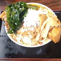 原始人骨付きチャーシュー麺