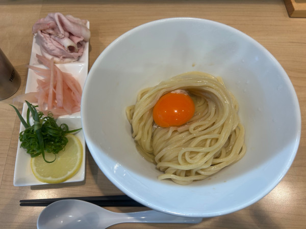「TTKM（栃木卵かけ麺/追い飯付き）1200円」@「七色の落書き」の写真
