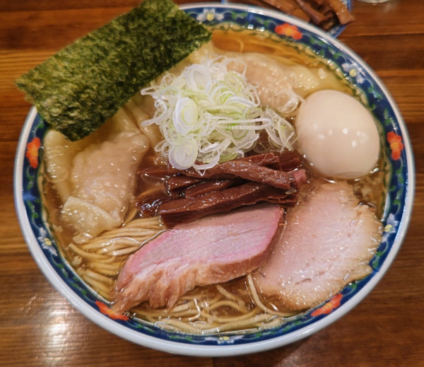 「奈つやのもちもち雲呑味玉中華そば+めんま」@奈つやの中華そばの写真