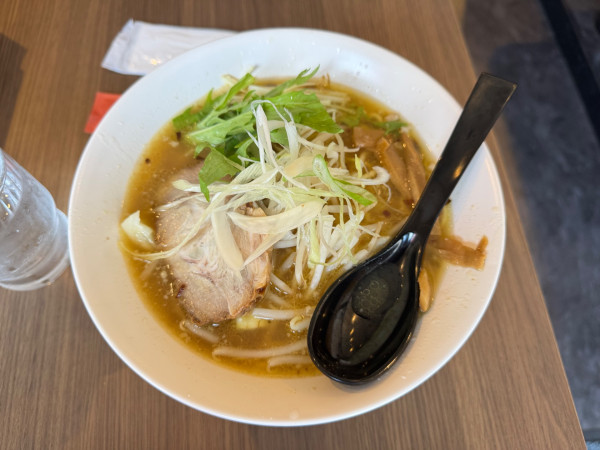 「味噌ラーメン 950円(税込1045円)」@麺DINING まんまるの写真
