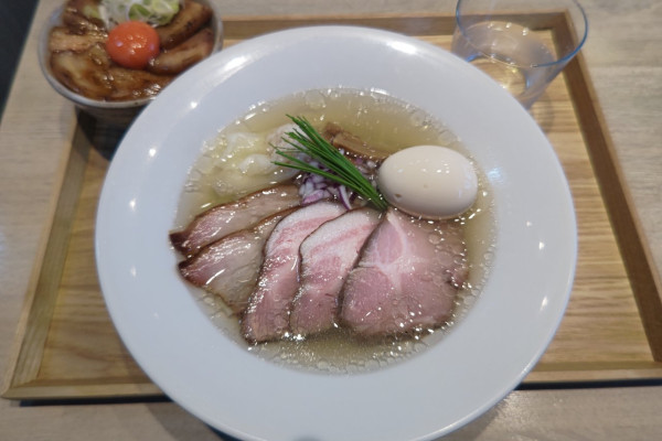 「宍道湖しじみ特製中華そば<塩>」@宍道湖しじみ中華蕎麦 琥珀 東京本店の写真